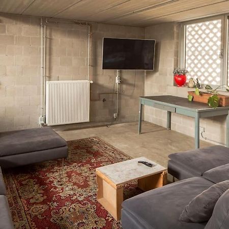 Mari'S: Multifunctional Shelter With Big Garden Villa Gent Bagian luar foto