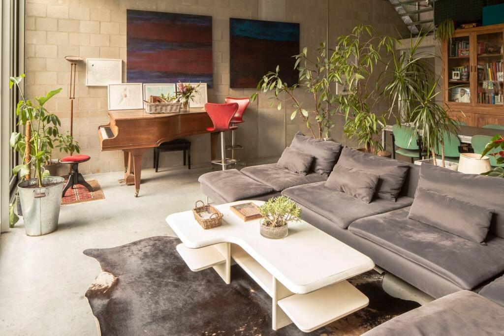 Mari'S: Multifunctional Shelter With Big Garden Villa Gent Bagian luar foto