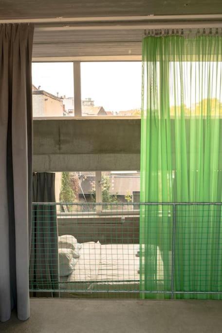 Mari'S: Multifunctional Shelter With Big Garden Villa Gent Bagian luar foto